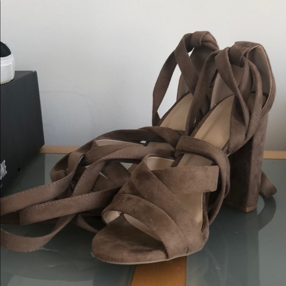 Ankle wrap heel